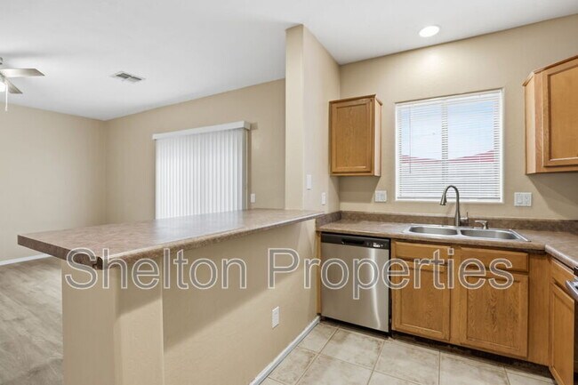 Building Photo - 15818 N 25th St