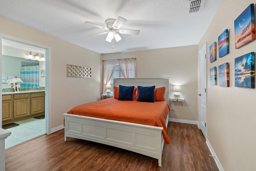 Building Photo - 3071 Beach Palm Ave