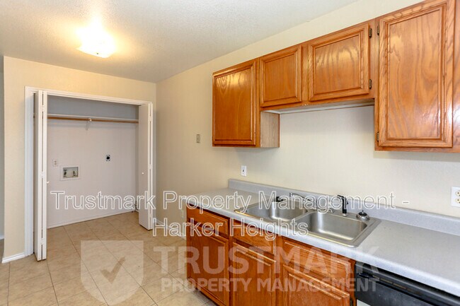 Building Photo - 1708 Windward Dr