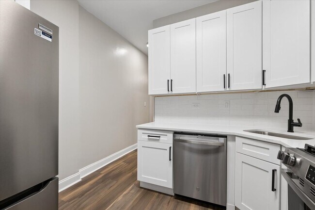 Building Photo - 2405 W McLean Ave