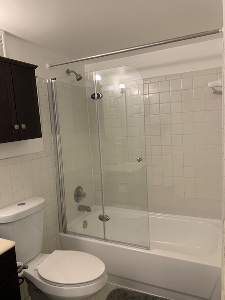 Bathroom - 1508 17th St NW