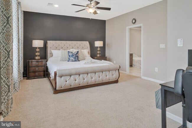 Building Photo - 22438 Maison Carree Square
