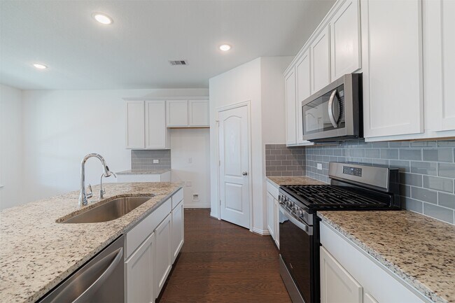 Building Photo - 31319 Horseshoe Meadow Bend Ln