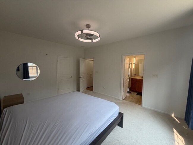 Building Photo - 5301 Brinsley Ln