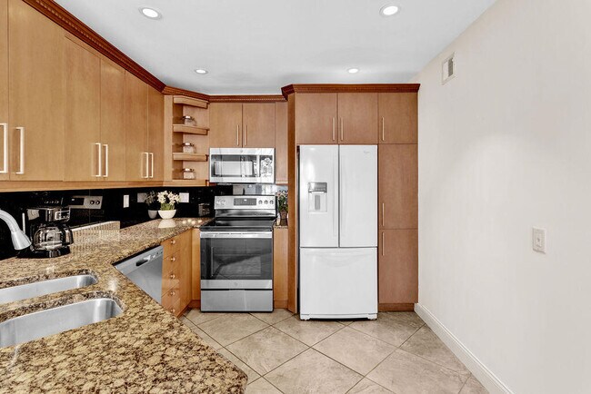 Building Photo - 121 Waterside Dr