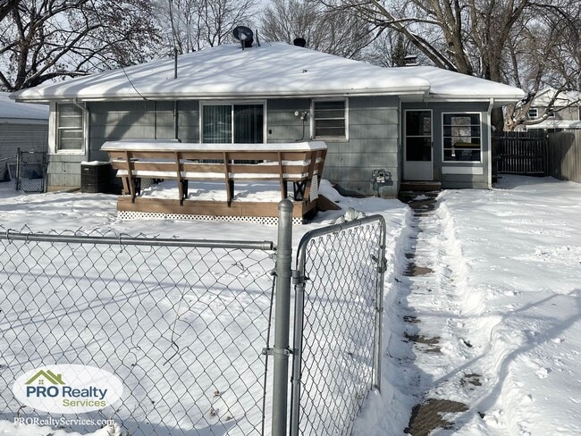 Building Photo - 3 Bedroom Home **50% off January's Rent with a January 2026 Move In**