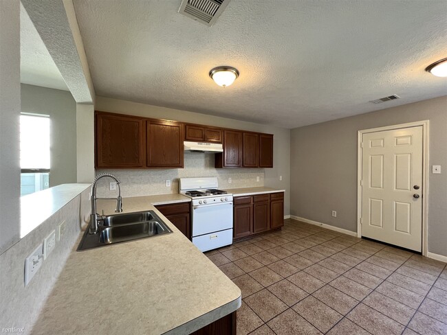Building Photo - 3 br, 2 bath House - 19026 Remington Park