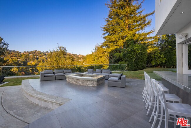 Building Photo - 2666 Hutton Dr