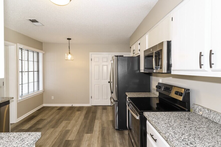 Building Photo - 6070 Halstead St