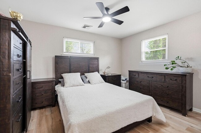 Building Photo - 114 Grandview Ave