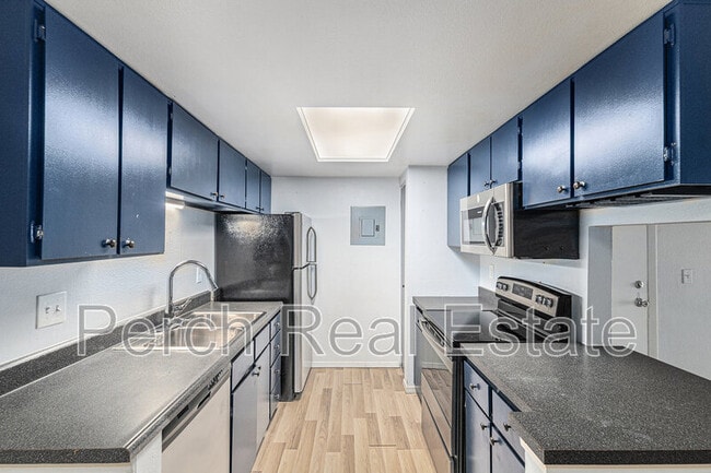 Building Photo - 14424 E Colorado Dr