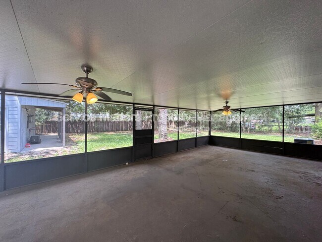 Building Photo - 4213 Queens Ct