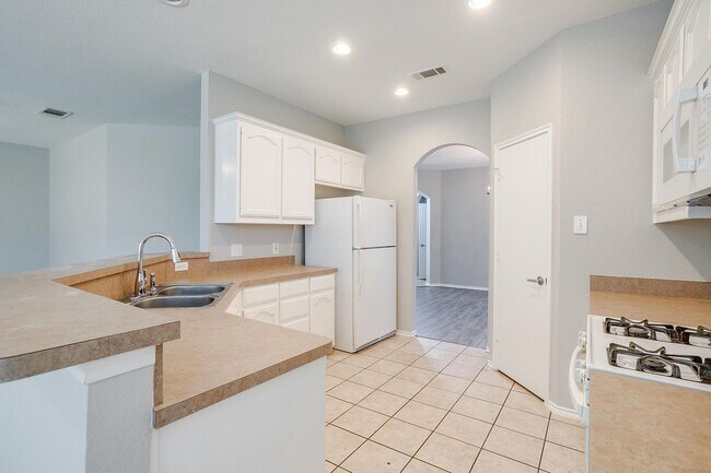 Building Photo - Large 4 Bedroom 3.5 Bathroom- Eagle Mounta...