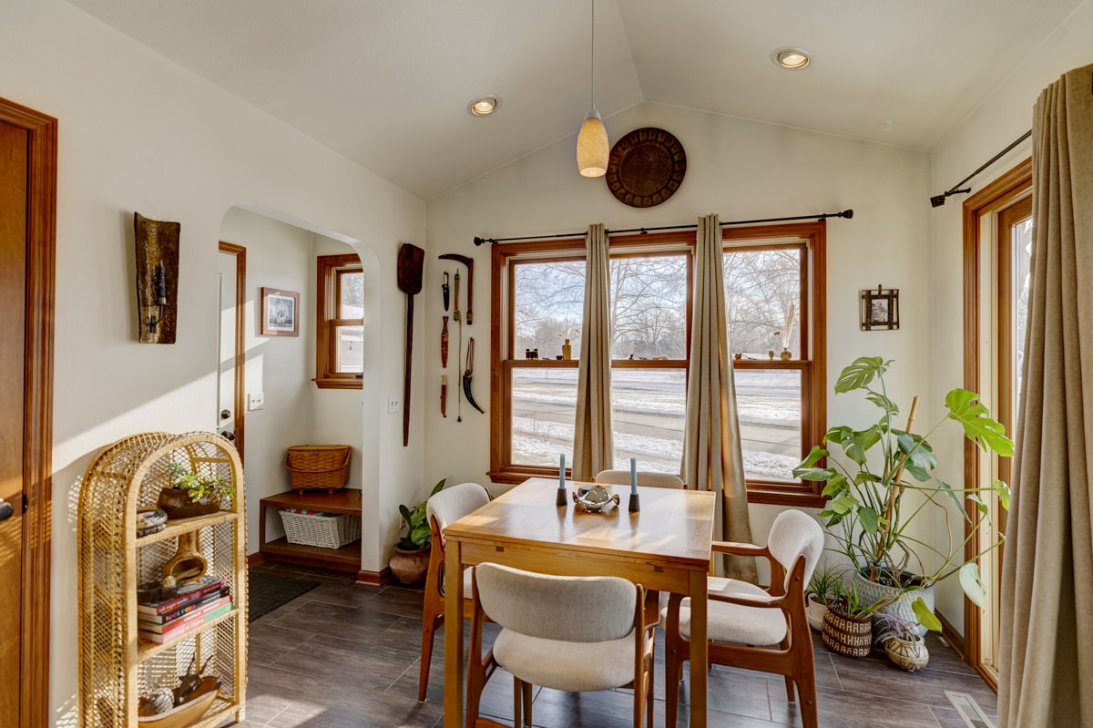 Building Photo - 3621 Dennett Dr