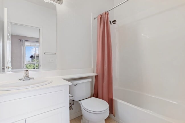 Building Photo - 517 Tower Hill Ave