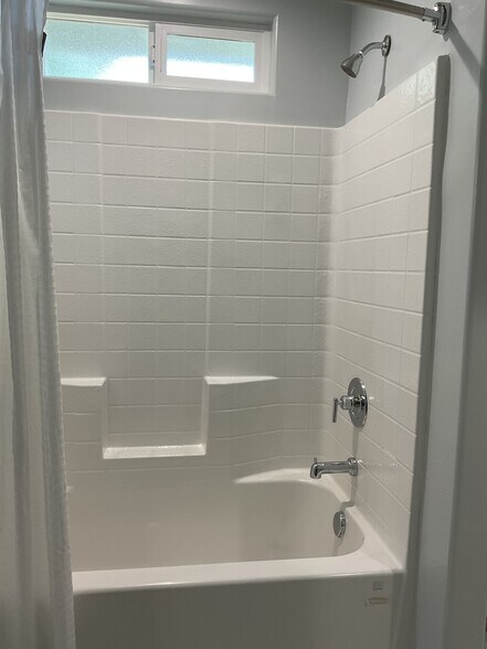 Building Photo - 616 Rumba St