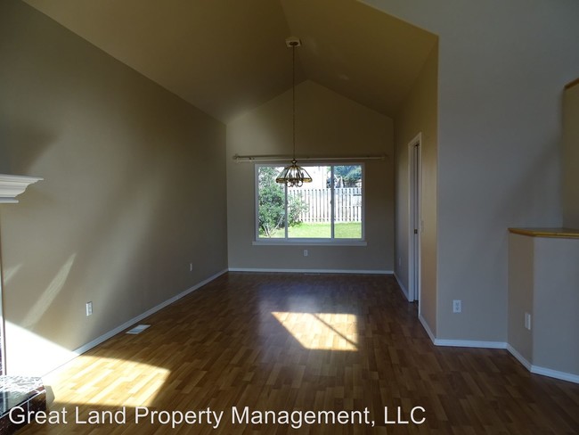 Building Photo - 3 br, 2.5 bath House - 20417 Philadelphia Way