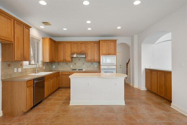 Building Photo - 6920 Larue Belle Cove