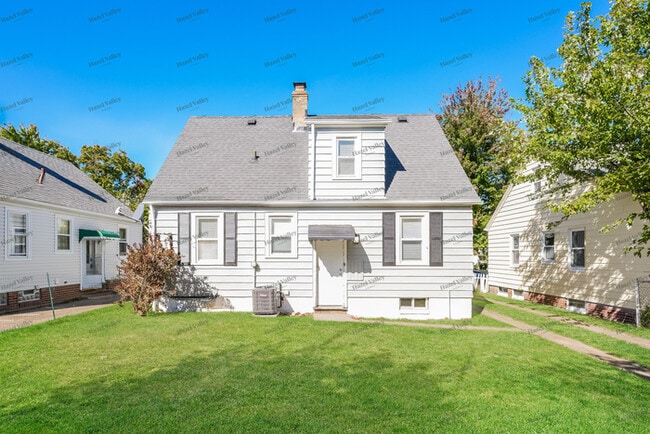 Building Photo - 12217 Mortimer Ave