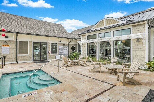 Building Photo - 145 Binscombe Ln