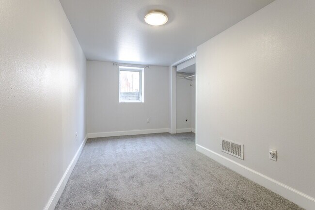 Building Photo - Updated Lower-Level Apartment Steps From Downtown Littleton!