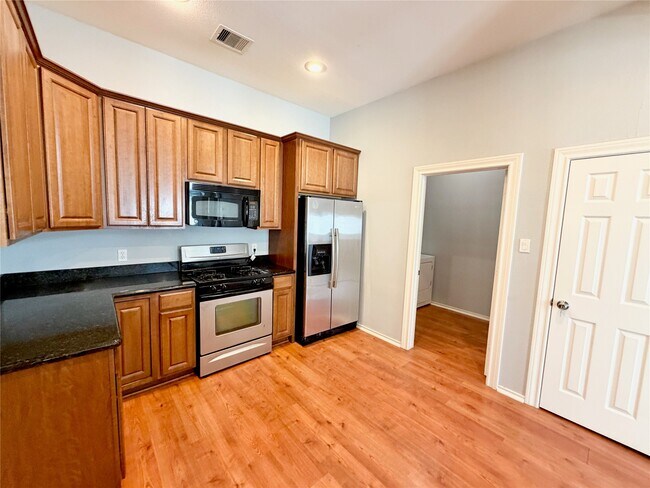 Building Photo - 1608 Holman St