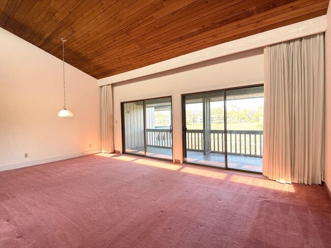 Building Photo - Charming 1-bedroom, 1-bath Gem in the Grenelefe Community!