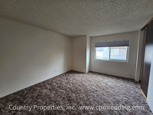 Building Photo - 1500 Lake Blvd