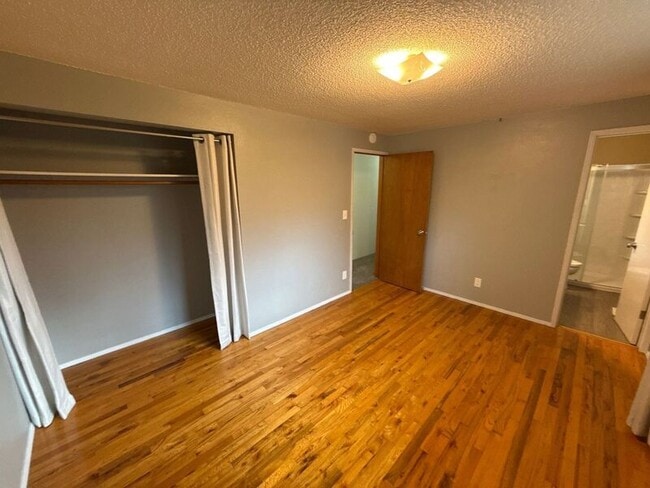 Building Photo - 1650 NW Highland Dr