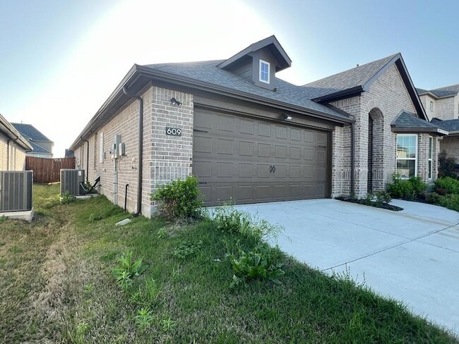 Primary Photo - 609 Tartane Dr