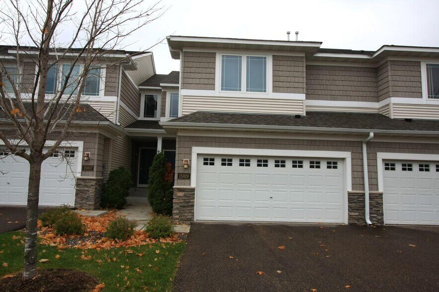 Building Photo - 15819 porchlight ln