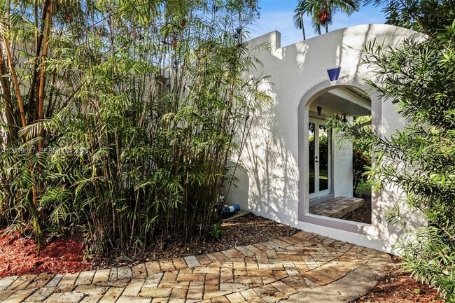 Building Photo - 7975 Sunset Dr