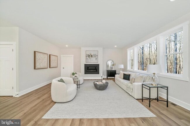 Building Photo - 204 3 Rivers Rd