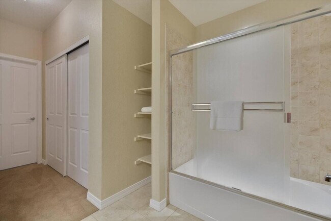 Building Photo - 204 Illinois Dr