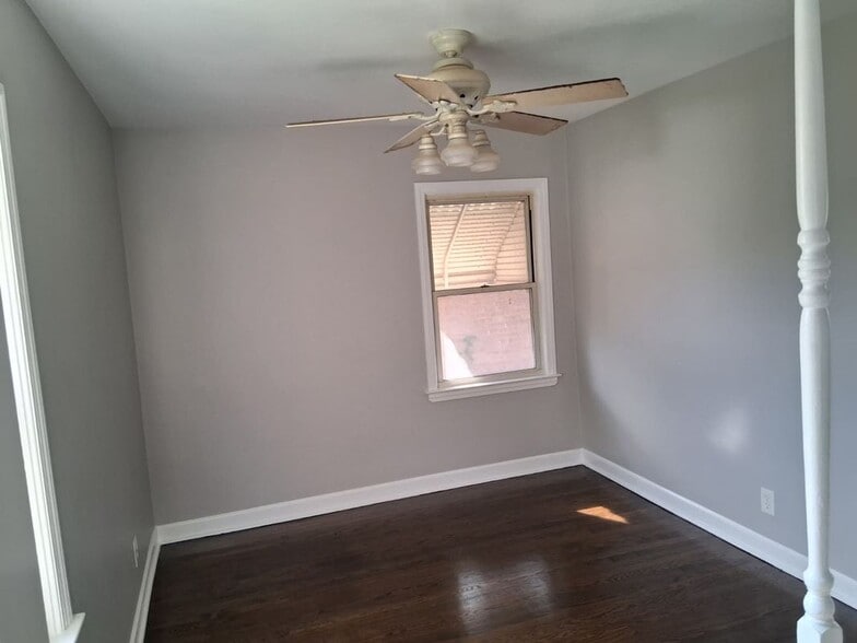 Building Photo - 27 164th Pl