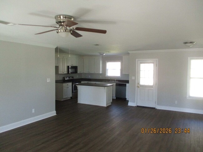 Building Photo - 160 Alder Dr