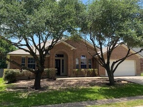 Building Photo - 913 Rochester Castle Way