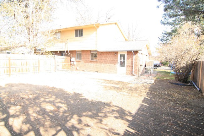 Building Photo - 4831 Field Ct