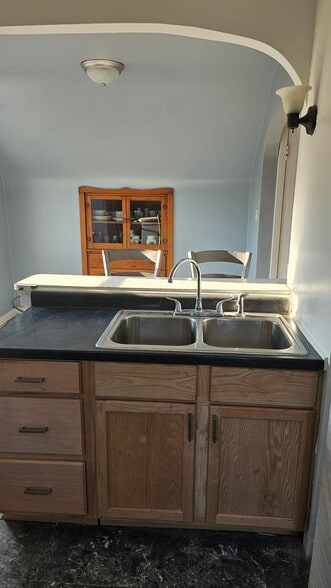 Building Photo - 2155 W 9th Ave