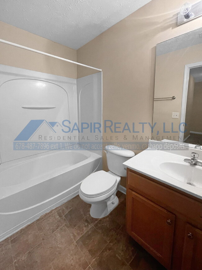 Building Photo - 6277 Ellenwood Dr