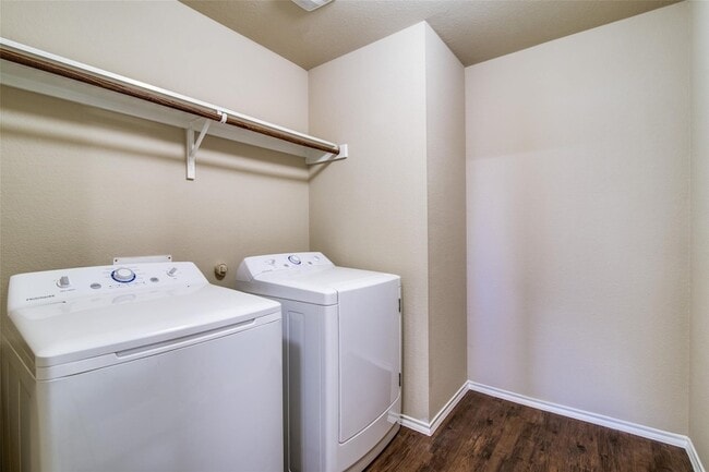 Building Photo - 1512 Wild Rye Cir