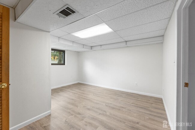 Building Photo - 65 Diamond Ln