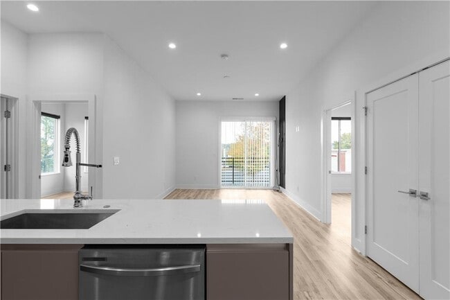 Building Photo - 1155 Custer Ave SE