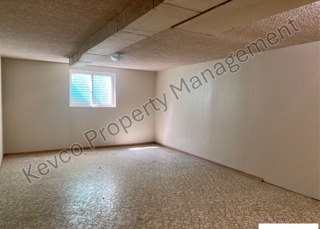 Building Photo - 2805 Redwing Rd