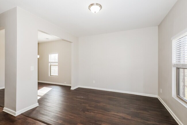 Building Photo - 560 Sedona Loop