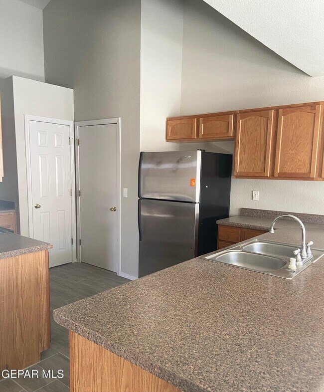 Building Photo - 12732 Tierra Pueblo Dr