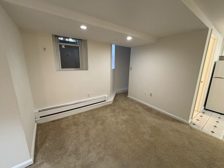 Building Photo - 1247 Beacon St