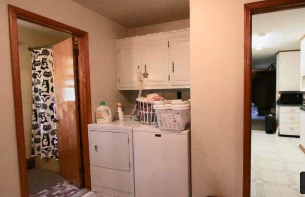 Building Photo - 122 Collins Ave