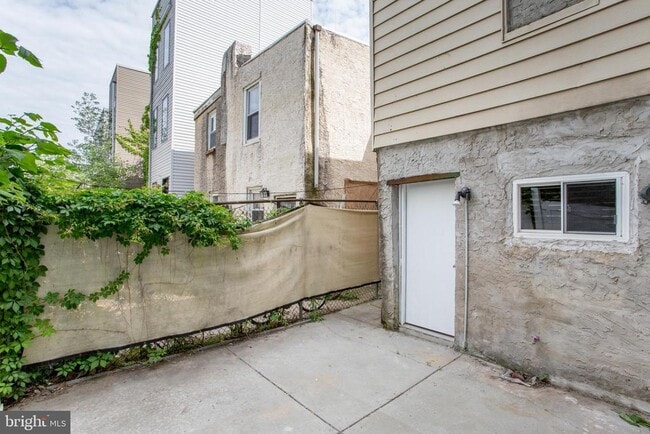 Building Photo - 2043 Gerritt St