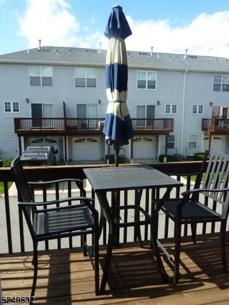 Building Photo - 303 Mercer Ct